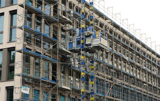 Bild: Ein Haus wird energieeffizient saniert